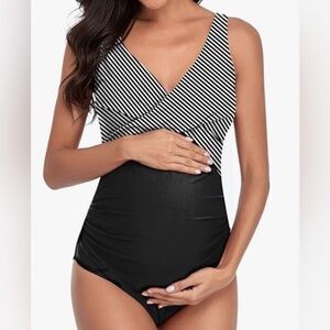 Summersunshine black and white one piece maternity swimsuit